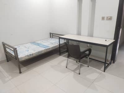 Furnished Rooms for Executive Males