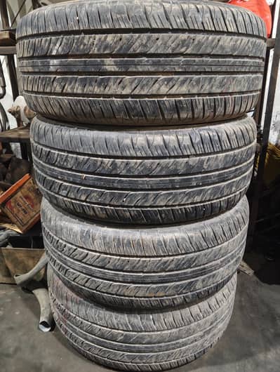 V8 land cruiser tyres 100/95 condition