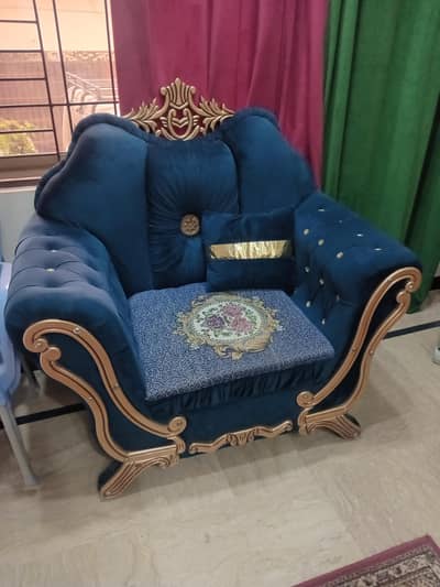 Beaufiful 3 + 2 + 1  Seats Sofa