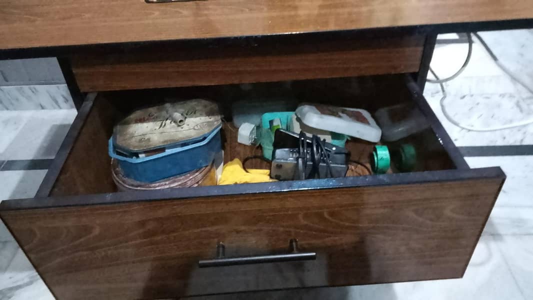 machine drawer table 1