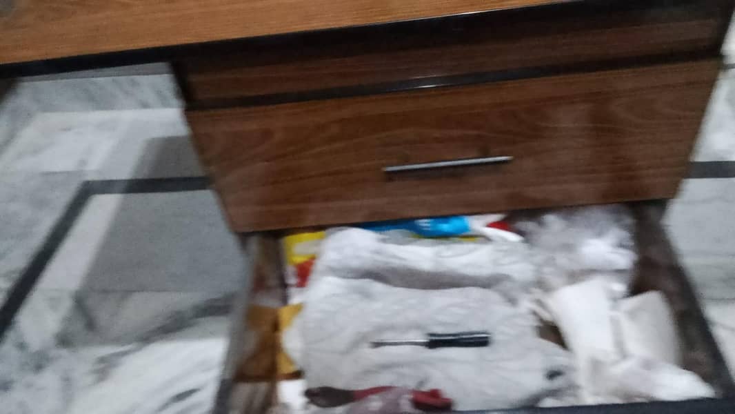 machine drawer table 2