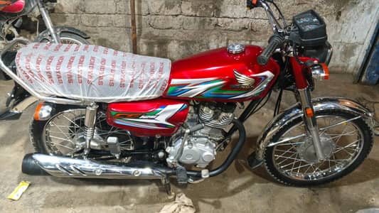honda 125 urgent sell full bani huwi ha engine seld ha 03090899404