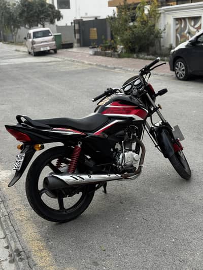 HONDA CB 125F
