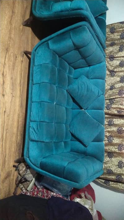 urgent sale. . . . . .