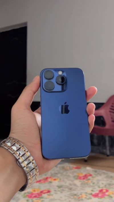 iPhone 15 pro 128GB JV