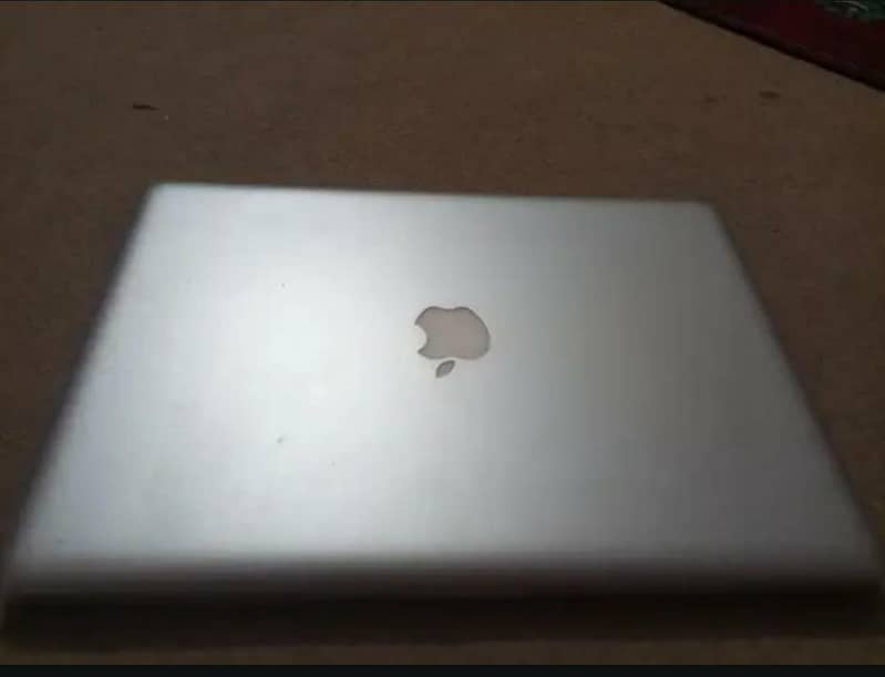 MacBook 1