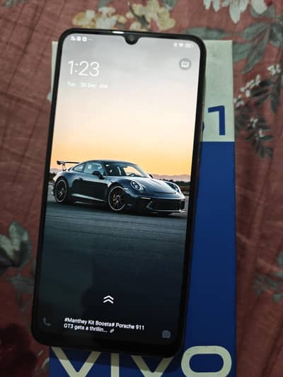 Vivo Y51 4-128 Amoled display