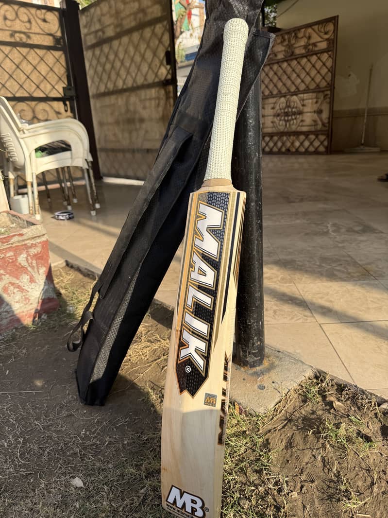 MB MALIK RESERVE EDITION (MONSTAR BAT) - Sports Equipment - 1109874041