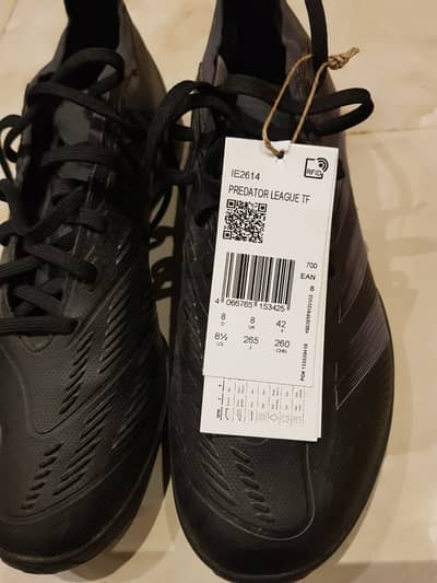 Addidas IE2614 Predator League TF(UK 8) - Made in Indonesia