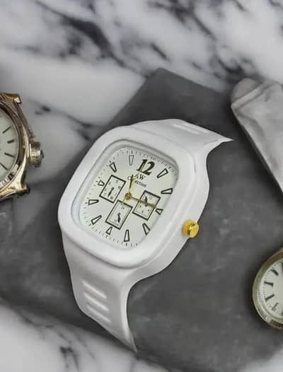 Analogue fashionable watch  for Men