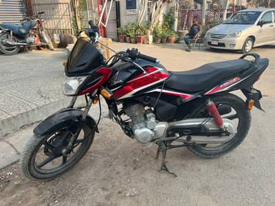 Honda CB125F