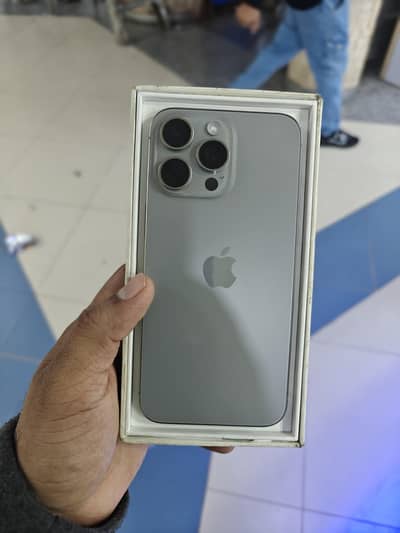 Apple Iphone 15 Pro Max | 256GB | Natural Taitanium