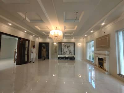 Kanal Brand New Upper Portion Facing Park For Rent Wapda Town