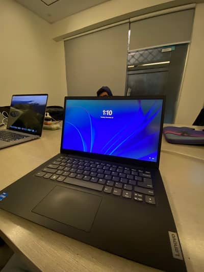 Lenovo i5 12genth 8gb ram 256 NVME