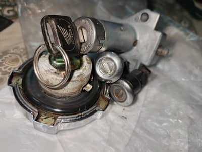 Honda Pridor Key set complete in good condition