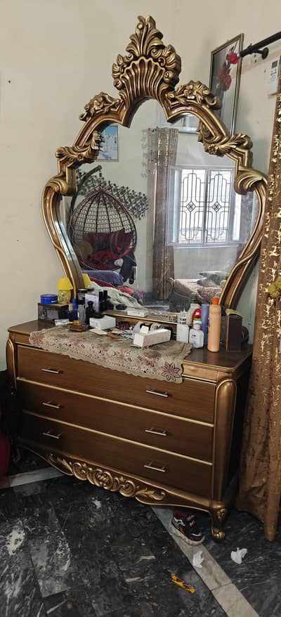 only Dressing For sale  urgent Sale