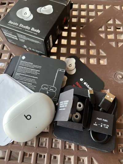 Beats Studio Buds