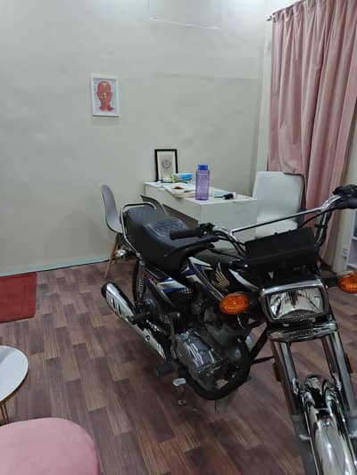 honda 125 2025 black mint condition just like new just 11000 driven