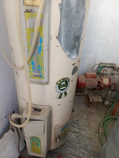 Gas geyser with 9/10 condition