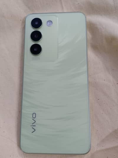 Vivo y100