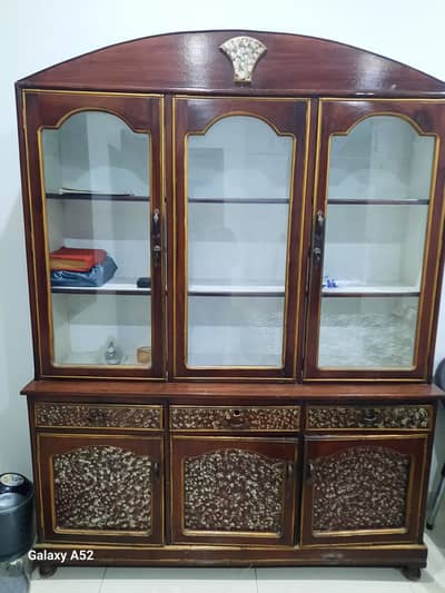 Slightly used brand new showcase with 9.5/10 condition