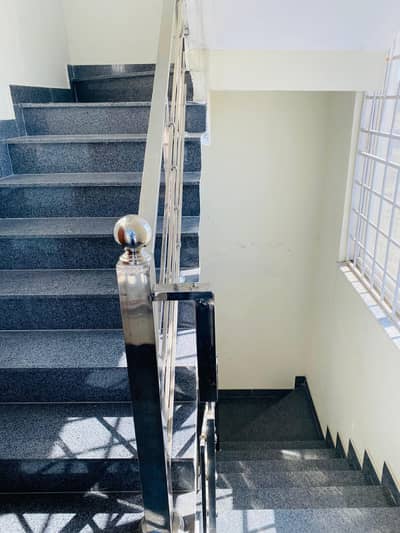 1 Kanal Upper Portion For Rent In G16