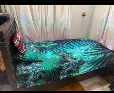 singal bed with mattres