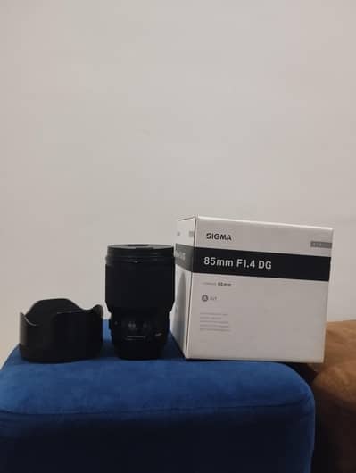 Canon Sigma 85mm F1.4 Portrait Lens Urgent Sale