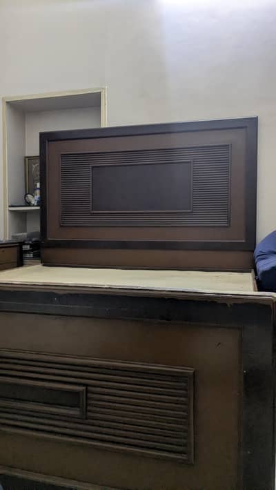 Double bed with 2 side tables