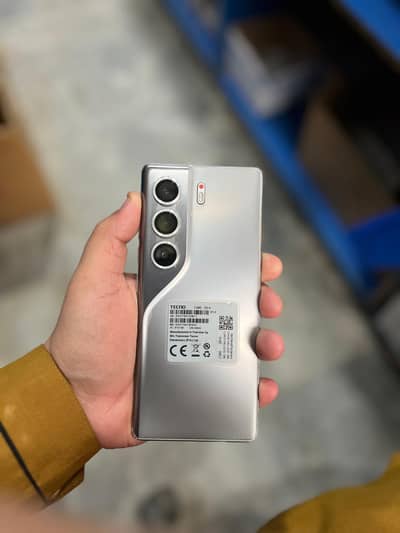 Tecno Camon 40 pro 8+8GB Ram 256GB Storage
