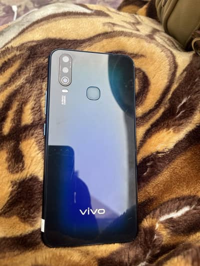 Vivo y17 with box