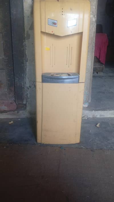 dispenser used hot and cool water ok