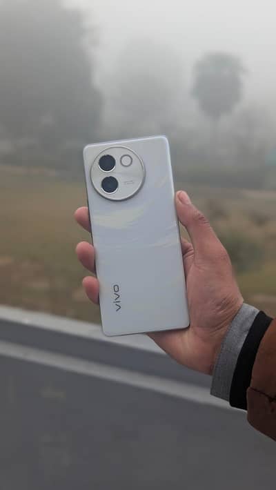 vivo v30e 8/256  with box,charger