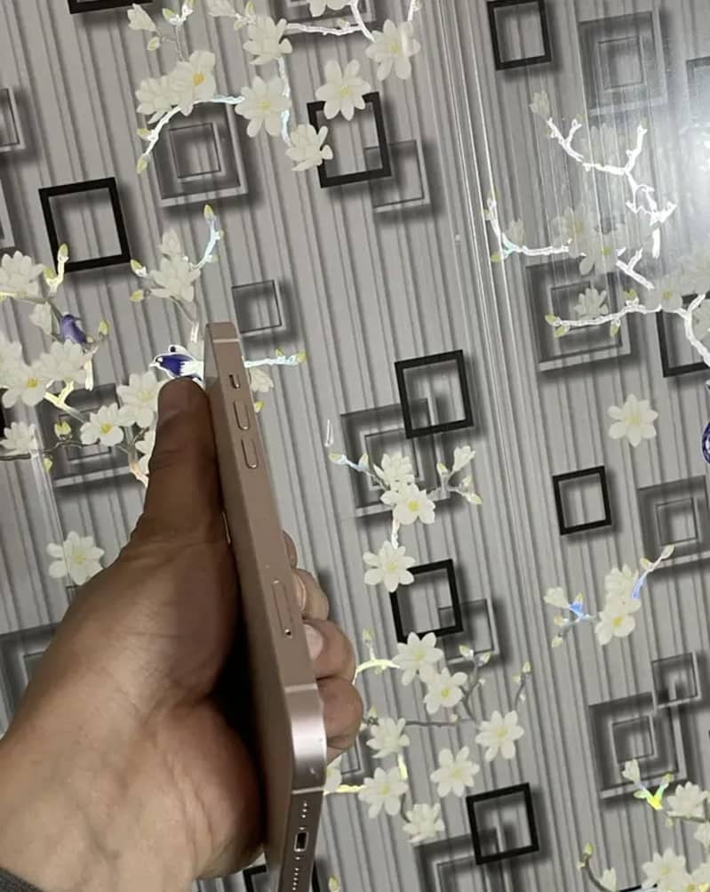 iPhone 13 complete box 6