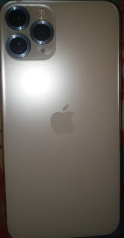 60k. . . . .   256 gb facrty 84 health white color  10/10