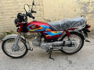 Honda CD 70 in showroom Condition