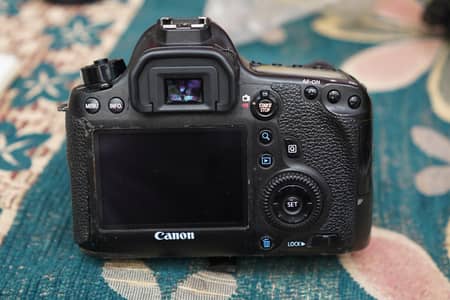 Canon EOS 6D Full Frame DSLR Camera with WiFi & GPS