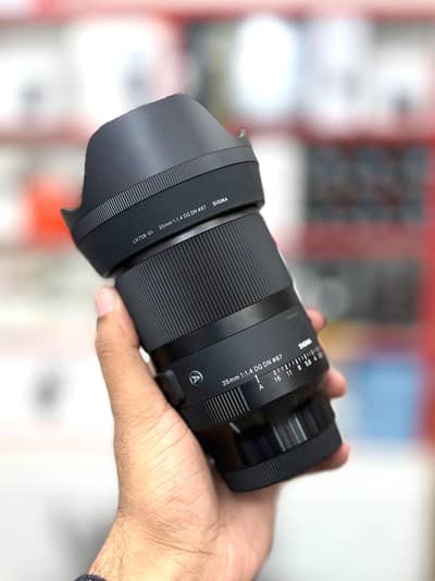 Sigma 35mm F/1.4 DG DN lens for Sony E-mount (HnB digital)