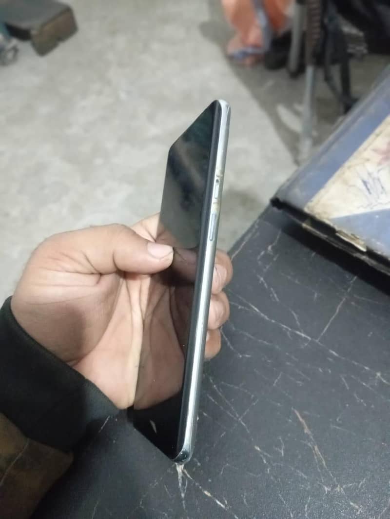 Oneplus 9 Pro [Sim working] 2