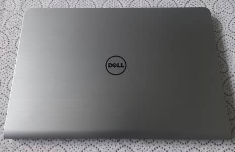 i5 4thGen 2gb AMD graphicard 4/128ssd