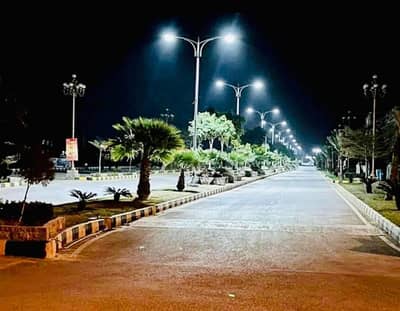 8 Marla Excellent Location Plot For Sale