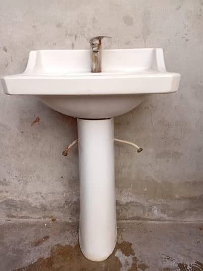white color wash basin 10 by 9 condition.