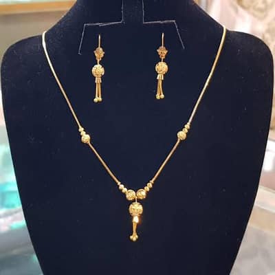 Urgent female staff required in Gold jewelery showroom