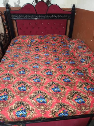 without mattress ایک ڈبل بیڈ لوہے وال