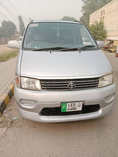 Toyota Regious Van Model 1998