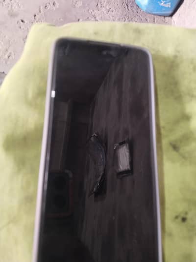 fresh mobile ha daba charger sab original ha mobile open ni hova