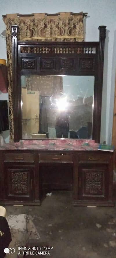 برتن والی الماری        ڈراسینگ