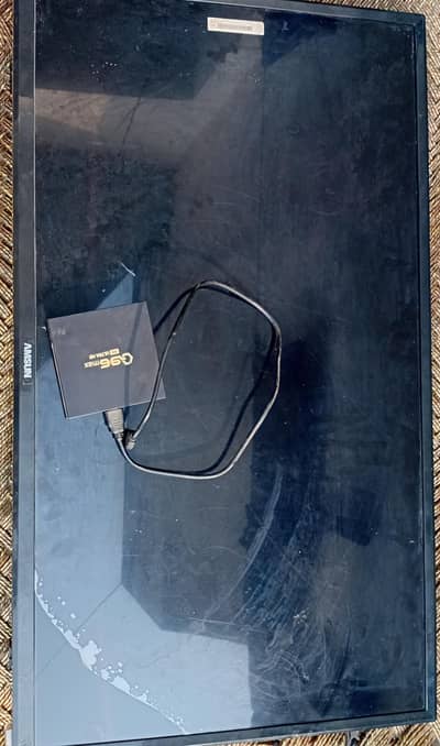 Samsung Led 40 Inch with internet device excellent condition