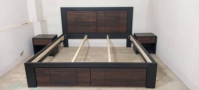 King size bed for sale with 2 side table /Single size bed