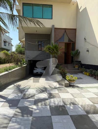 1000 Yards Luxury Bungalow for Sale DHA